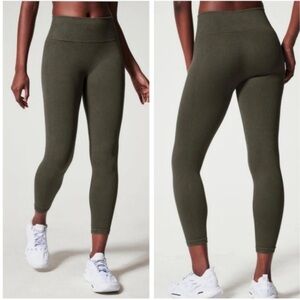 Spanx Soft Stretch Seamless Legging in dark palm New with Tag W2254 Sz M